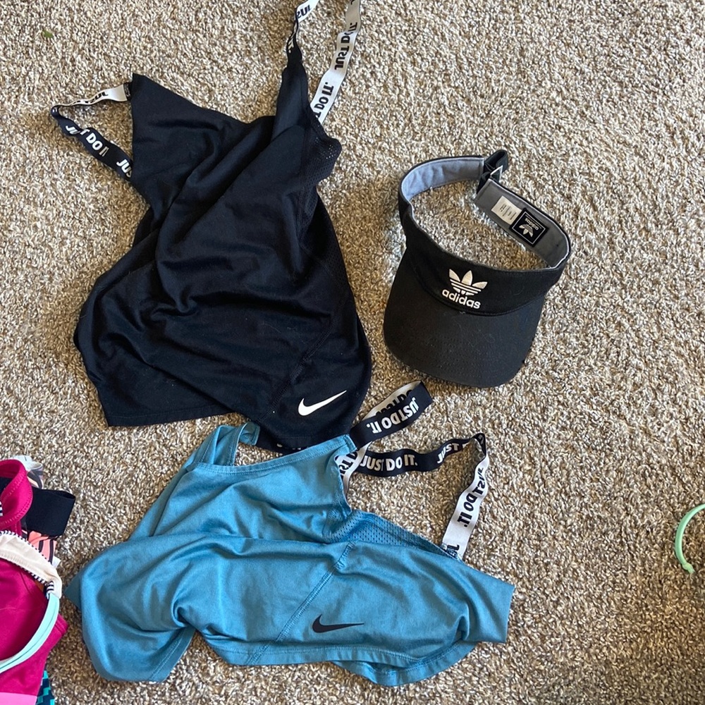 Athletic clothes